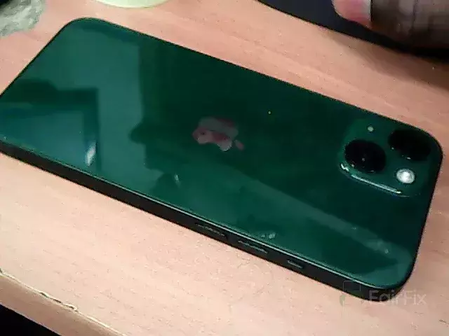Réparation iPhone 13 (Changement de la batterie qui a gonflée. Redémarre en boucle.)