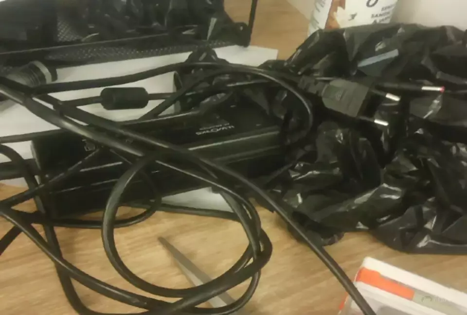 Réparation UX550V (Problème de batterie, ne s'allume pas et ne charge pas.)