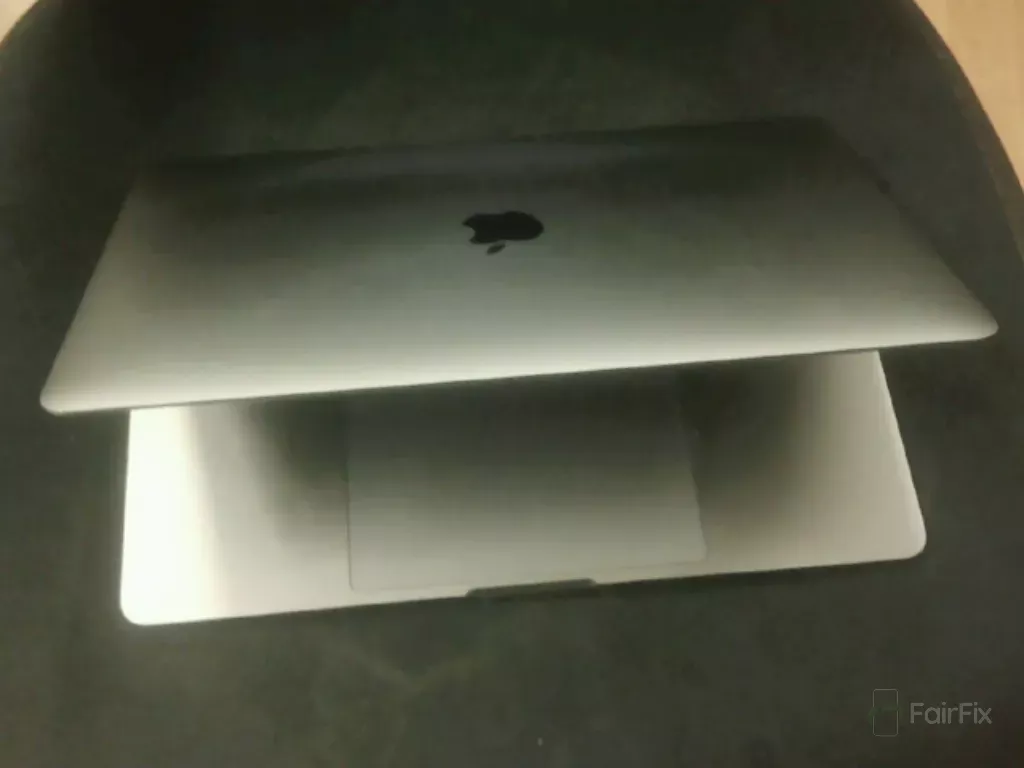 Réparation Laptop Apple (Diagnostic à faire. Problème de batterie et s'éteint au bout de 30 secondes.)