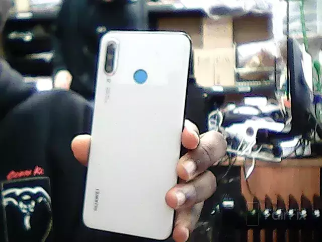 Réparation Smartphone Huawei (changement vitre arrière)